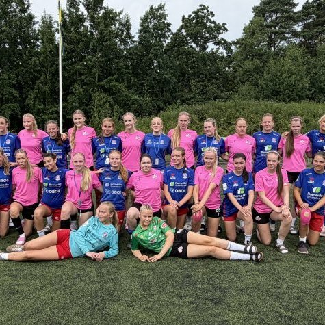 G16 - lið 2, með norska liðinu Lørenskog IF.