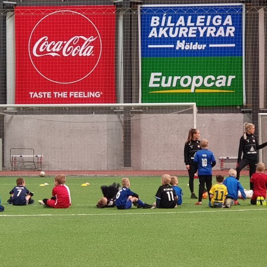 fotboltaskolinn-01