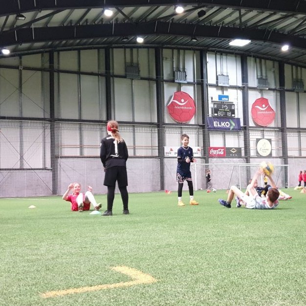 fotboltaskolinn-04