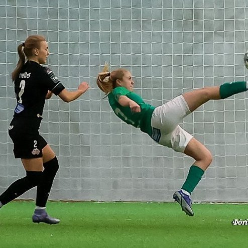 Angela Mary Helgadóttir