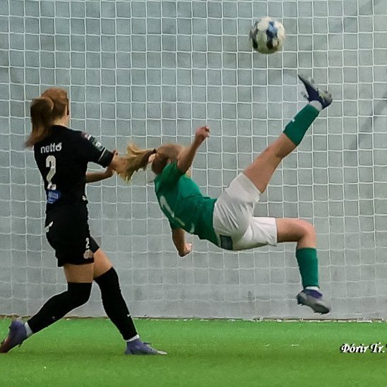 Angela Mary Helgadóttir