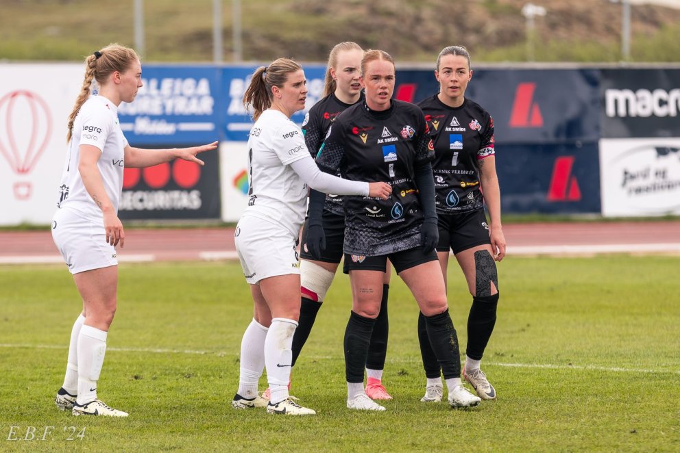 Karítas Tómasdóttir, Heiða Ragney Viðarsdóttir, Angela Mary Helgadóttir, Agnes Birta Stefánsdóttir o…