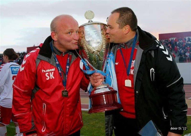 Siguróli Kristjánsson, Moli, aðstoðarþjálfari og Jóhann Kristinn Gunnarsson þjálfari. Aðeins bikarin…