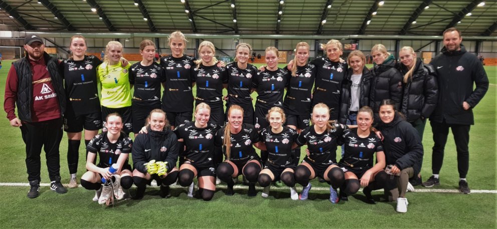 Leikmannahópur Þórs/KA að loknum leiknum gegn FHL.