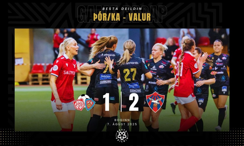Leikmenn Þórs/KA fagna marki Söndru Maríu Jessen úr víti í leiknum. Mynd: Ármann Hinrik.
- - -