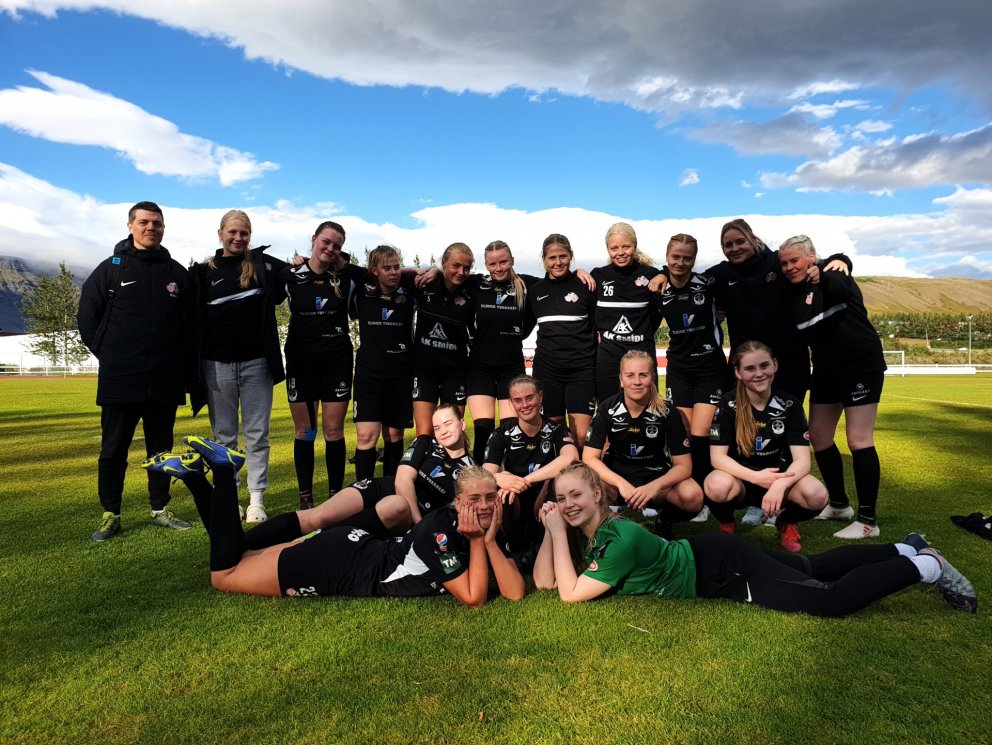 Myndin er af liði 2. flokks Þórs/KA/Völsungs sem sigraði Aftureldingu og Fjölni í helgarferð suður n…