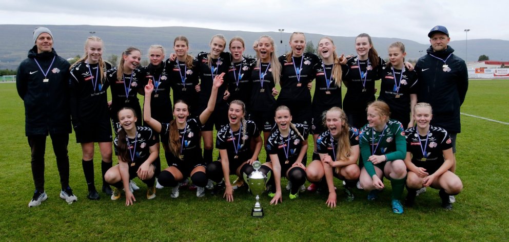 Átta úr þessum hópi spiluðu gegn Tindastóli í gær. Myndin er af Íslandsmeisturum Þórs/KA í keppni B-…