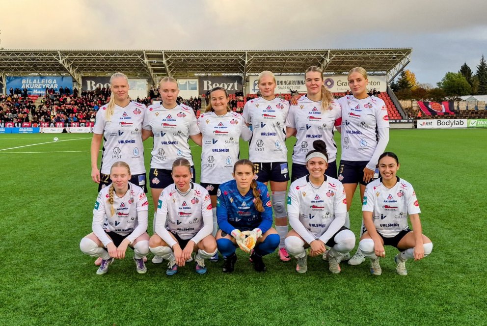 Byrjunarliðið. Aftari röð frá vinstri: Hulda Ósk Jónsdóttir, María Dögg Jóhannesdóttir, Libby Moore,&hellip;