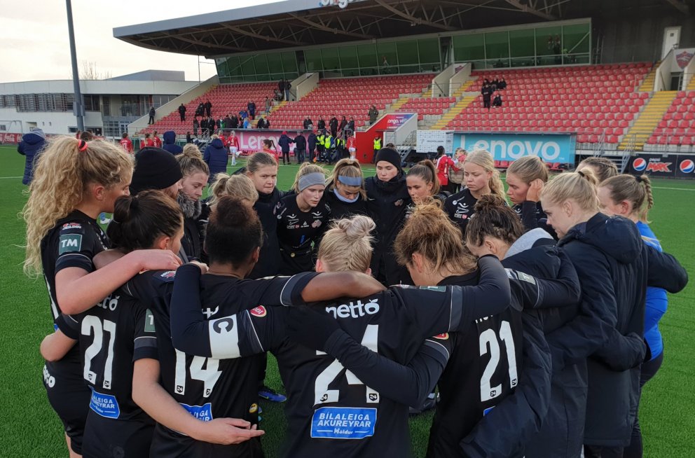 Stutt yfirferð úti á velli eftir leik. Vonbrigðin skilin eftir á Valsvellinum og einbeitingin sett á…