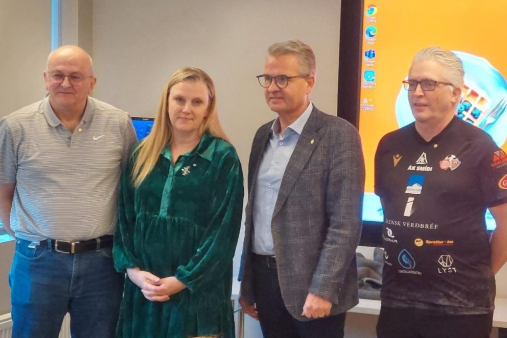 Friðrik Þór Óskarsson, Þóra Guðrún Gunnarsdóttir, Lárus Blöndal, forseti ÍSÍ, og Haraldur Ingólfsson…