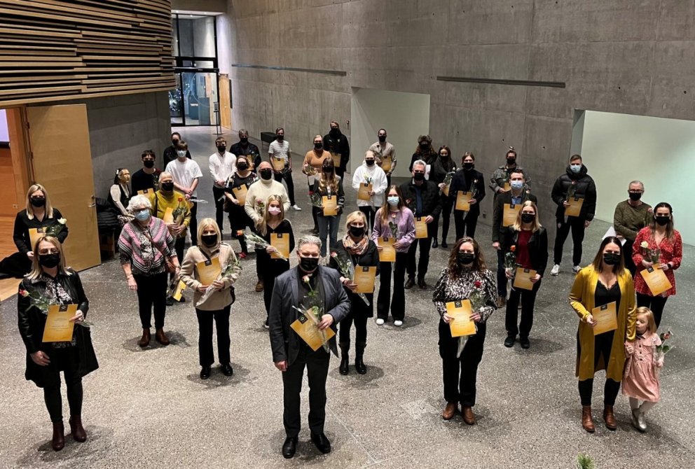 Frá afhendingu styrkja úr sjóðnum. Myndin er tekin af kea.is.