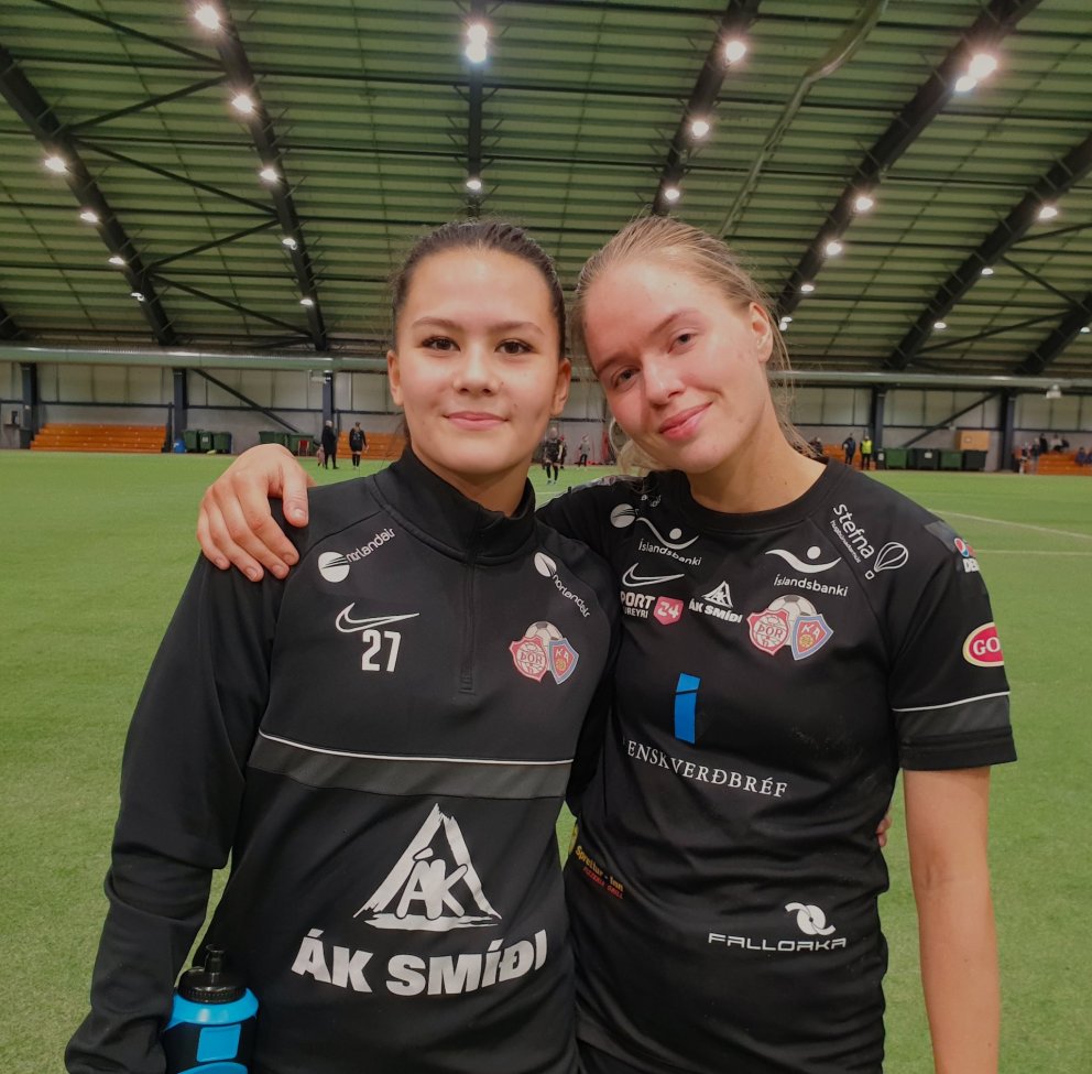 Markaskorarar dagsins, Kimberley Dóra og Margrét, að leik loknum.
