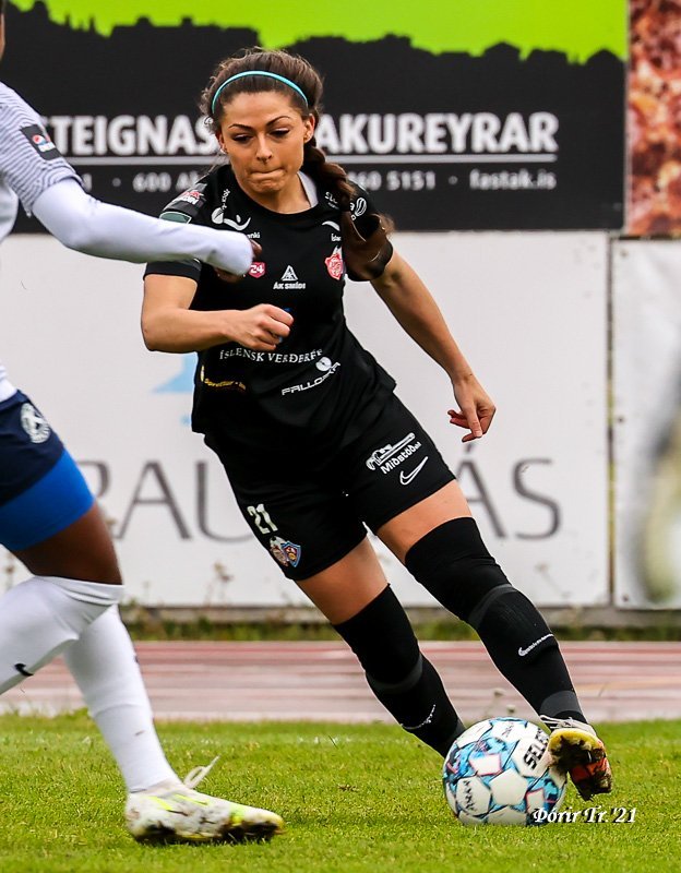 Afmælisbarn dagsins. Shaina Ashouri á 25 ára afmæli í dag, en tókst því miður ekki að halda upp á af…