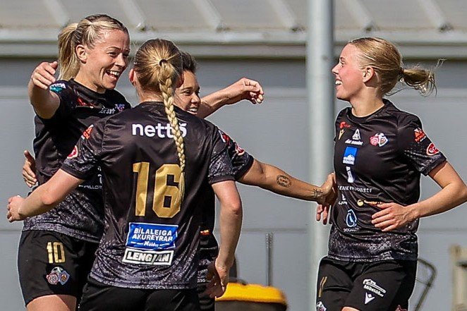 Úr sigurleik Þórs/KA gegn Selfossi. Þegar valið er að merkja með nafni ásamt númerinu kemur nafnið á…