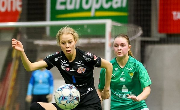 Una Móeiður Hlynsdóttir í leik með Þór/KA gegn Völsungi fyrr í vetur. í dag klæðist hún grænu treyju…