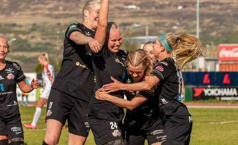 Marki Huldu Bjargar Hannesdóttur gegn Þrótti fagnað. Mynd: Egill Bjarni Friðjónsson.