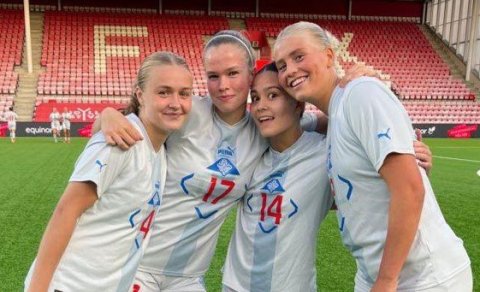 Glæsilegir fulltrúar okkar í U19 landsliðinu: Steingerður Snorradóttir, Amalía Árnadóttir, Kimberley…