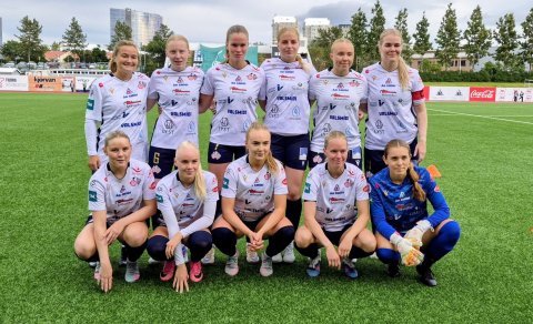 Byrjunarliðið: 

Fremri röð frá vinstri: Birgitta Rún Finnbogadóttir, Emelía Blöndal Ásgeirsdóttir&hellip;