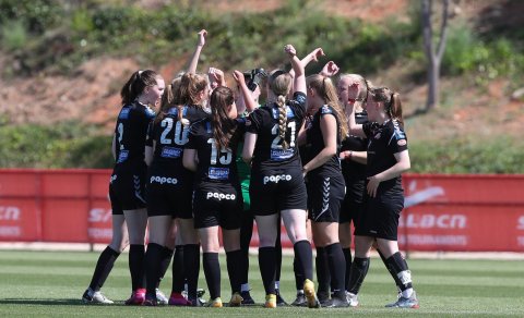 Eitt af liðunum okkar á Spáni á dögunumn. Mynd: Barcelona Girls Cup.