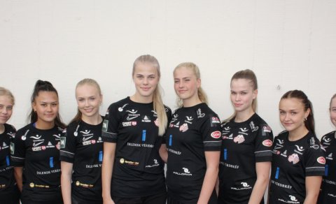 Una Móeiður, Kimberley Dóra, Angela Mary, Sonja Björg, Iðunn Rán, Amalía, Steingerður og Krista Dís …