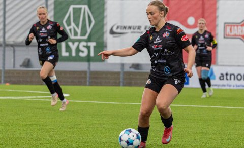 Bríet Fjóla Bjarnadóttir í leik með Þór/KA fyrr í sumar. Mynd: Ármann Hinrik.
- - -