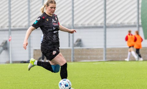 Arna Sif Ásgrímsdóttir í sigurleiknum gegn Þrótti í gær, sem var hennar 300. meistaraflokksleikur fy&hellip;