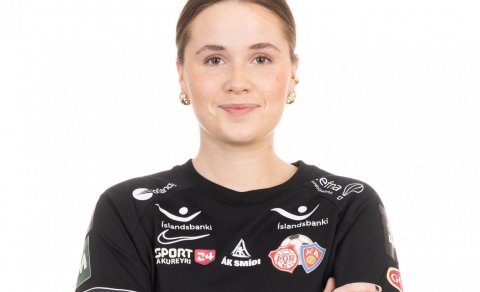Arna Kristinsdóttir skoraði með neglu í kvöld.