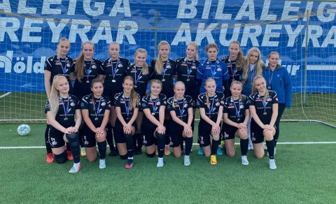 Aftari röð frá vinstri: Gunnella Rós Gunnarsdóttir, Karen Dögg Birgisdóttir, Aníta Mist Fjalarsdótti…