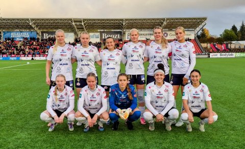 Byrjunarliðið. Aftari röð frá vinstri: Hulda Ósk Jónsdóttir, María Dögg Jóhannesdóttir, Libby Moore,&hellip;