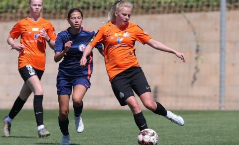 Emelía Ósk Kruger, besti leikmaður í árgangi 2006 á Barcelona Girls Cup 2022. Mynd: Barcelona Girls …