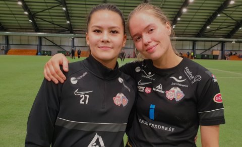 Markaskorarar dagsins, Kimberley Dóra og Margrét, að leik loknum.