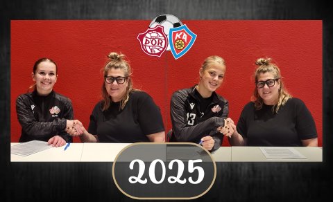 Kolfinna Eik Elínardóttir og Sonja Björg Sigurðardóttir ásamt Dóru Sif Sigtryggsdóttur, formanni stj…