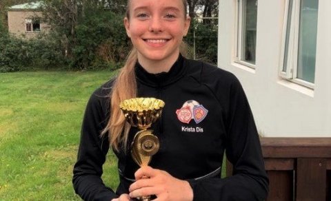 Krista Dís Kristinsdóttir er ein af okkar stelpum sem æfa með yngri landsliðum Íslands í vikunni. Hé…