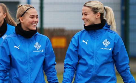 Sandra María Jessen á æfingu með A-landsliðinu ásamt Sædísi Rún Heiðarsdóttur, leikmanni Stjörnunnar…