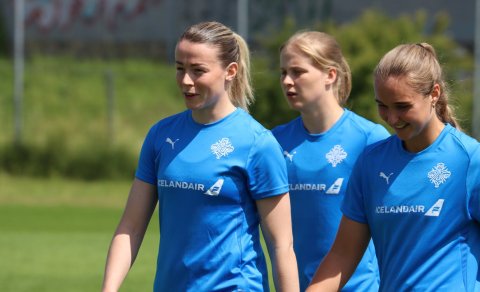 Sandra María ásamt liðsfélögum, Emilíu Kiær Ásgeirsdóttur og Alexöndru Jóhannsdóttur, fyrr á árinu. …