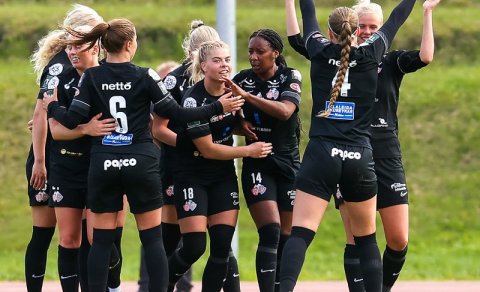 Marki fagnað af innlifun. Mynd: Þórir Tryggva.