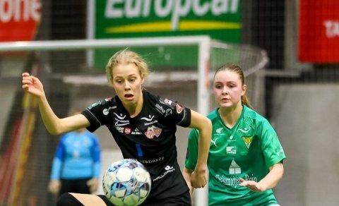 Una Móeiður Hlynsdóttir í leik með Þór/KA gegn Völsungi fyrr í vetur. í dag klæðist hún grænu treyju…