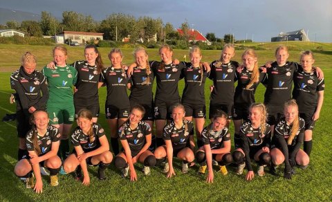 Þór/KA/Hamrarnir, 3. flokkur, að loknum leik gegn liði Víkings í dag. Myndina fengum við frá Sonju B…